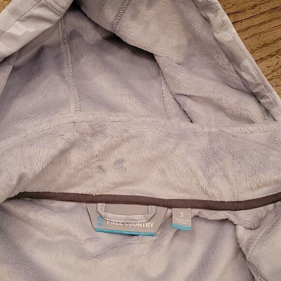 Silver Camo hooded jacket NWT 🤍 - Picture 6 of 9